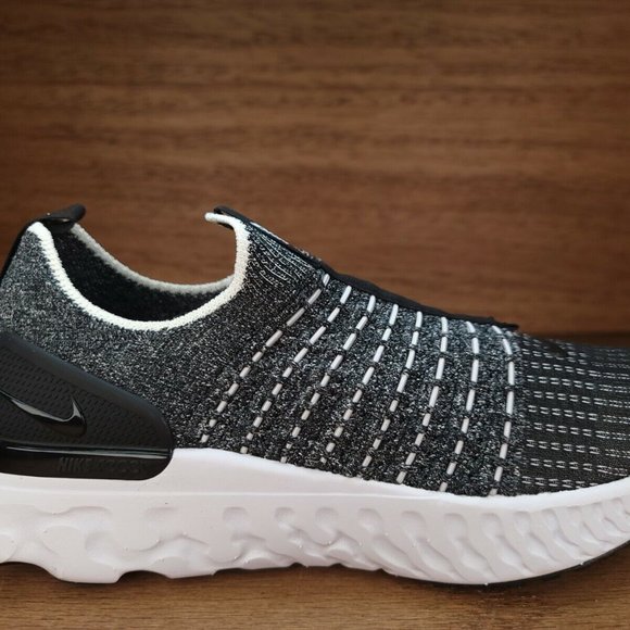 Nike React Phantom Run Flyknit 2 "Oreo" Black/White CJ0280-002 Women's Size 8 - Picture 1 of 8